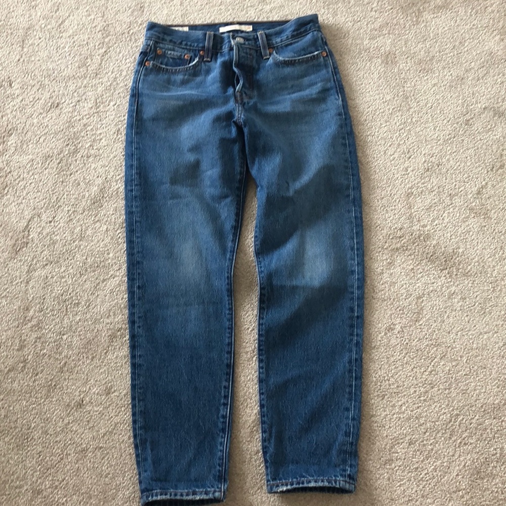Levi’s high rise 90’s jeans, button fly size 26